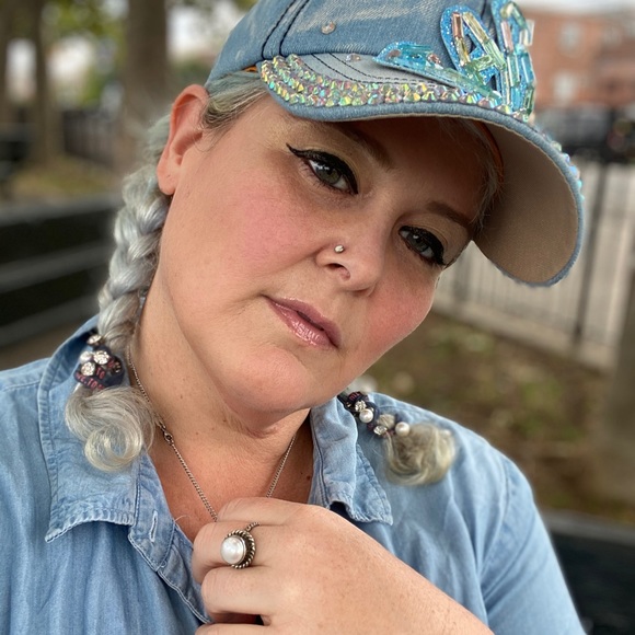 Meet your Posher, Frances - Picture 1 of 1